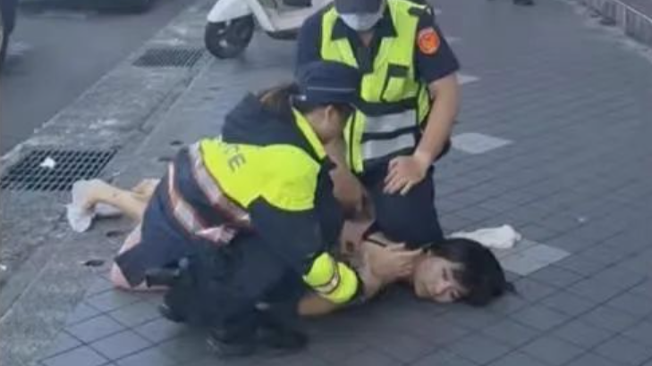 核查：臺灣一女子被警方跪壓脖頸致死？