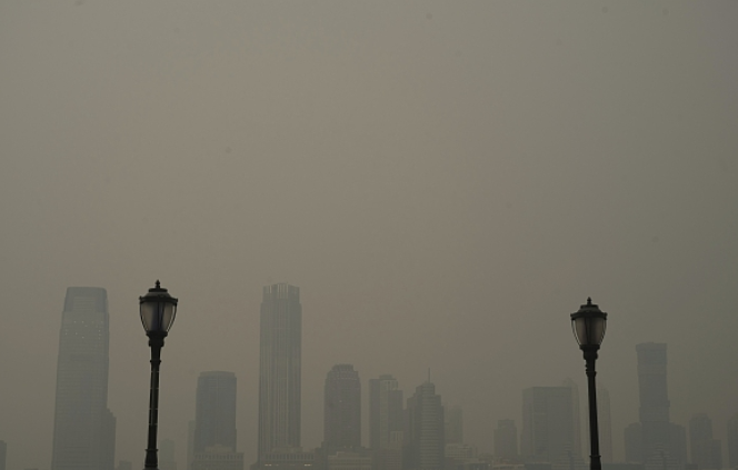 煙霧持續 聯合國紐約總部首次因空氣污染“放棄”升旗