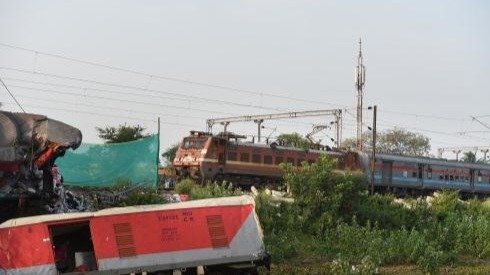 莫迪將“準高鐵”視為政績，印度鐵路一年花300億美元，為何仍慘劇不斷？