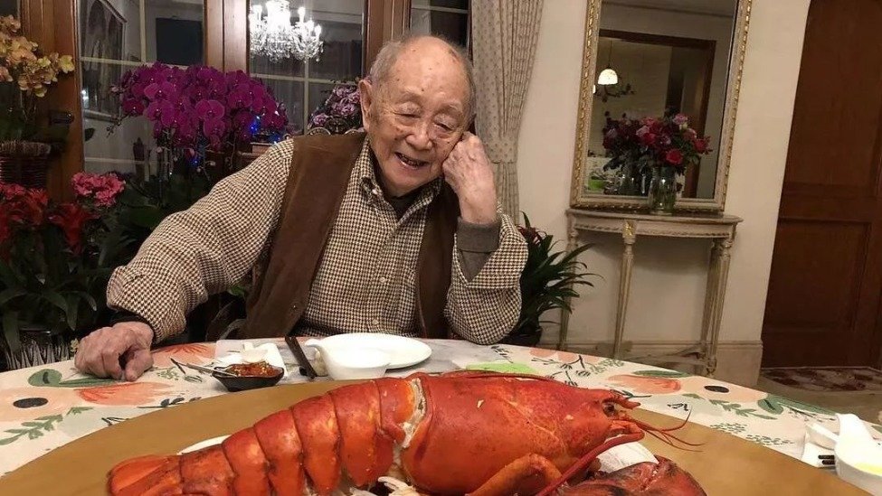 中國99歲頑童畫傢去世：TMD，人生太好玩瞭