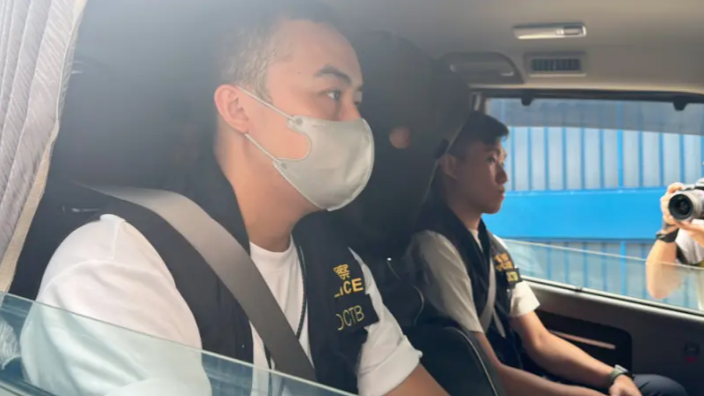 香港黑帮头子“庙街朗”被拘，涉嫌向3家新开张的比亚迪陈列室泼红漆