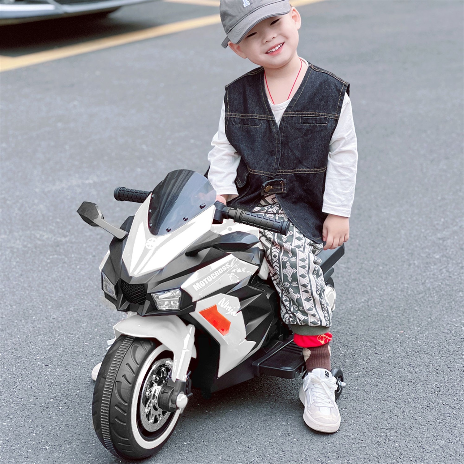 CIPACHO 12V Kids Motorcycle, Rechargeable Kids Ride On Car with Training Wheels Electric Motorcycles, White